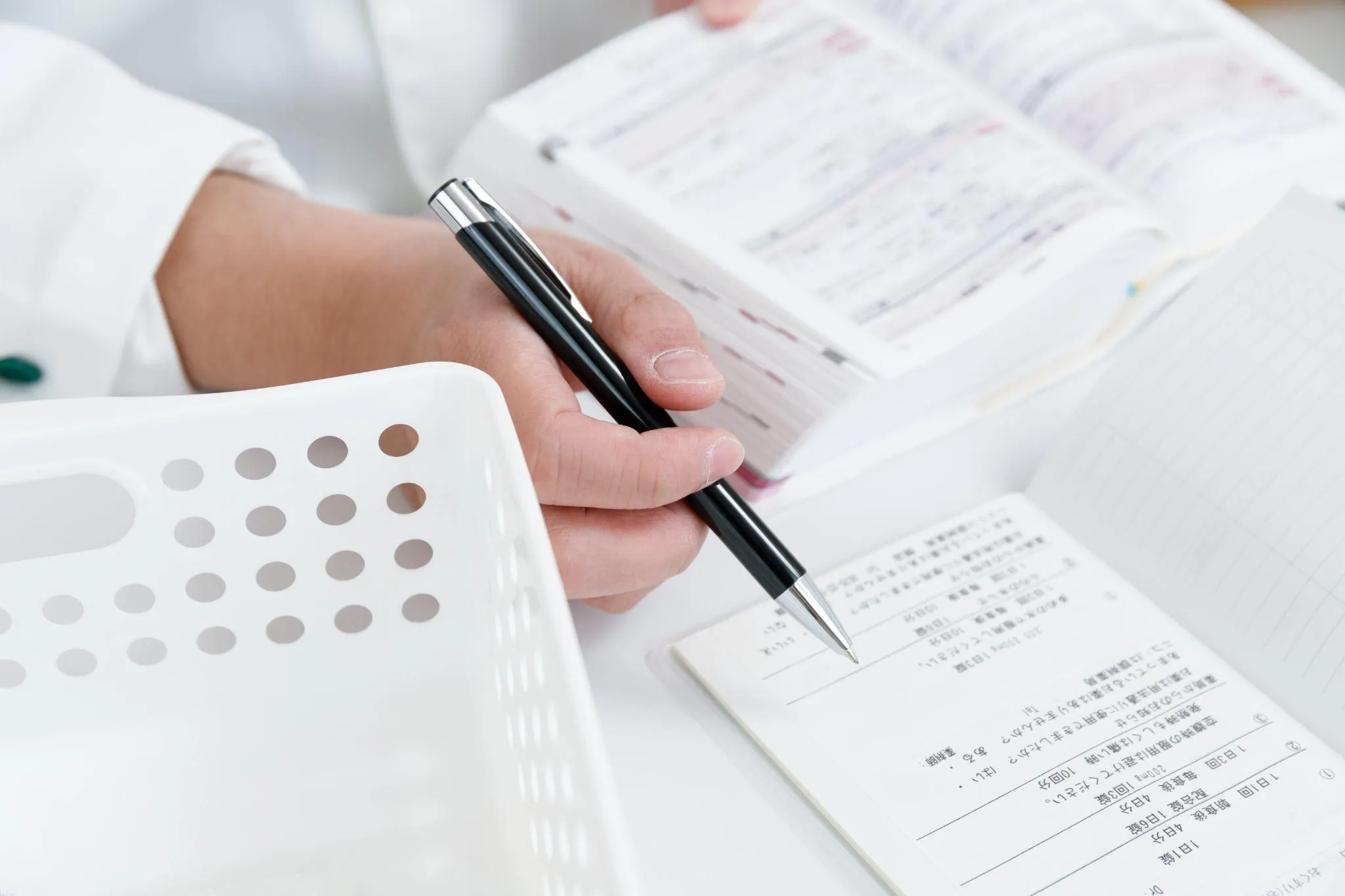 皮膚科でもらえるシミの薬と市販薬の違い